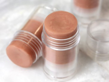 Shimmer Ski Lip Balm DIY